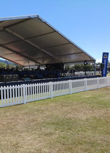 25m Hoecker Marquee F Series filed with crowd